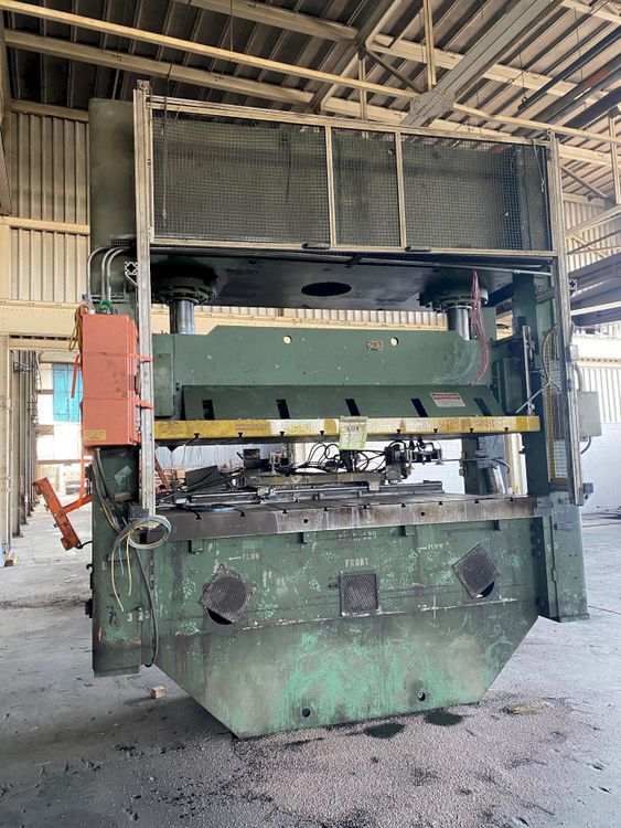 Pacific 300D10-60 300 Ton