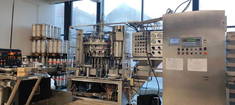 Isobarometric beer bottling line