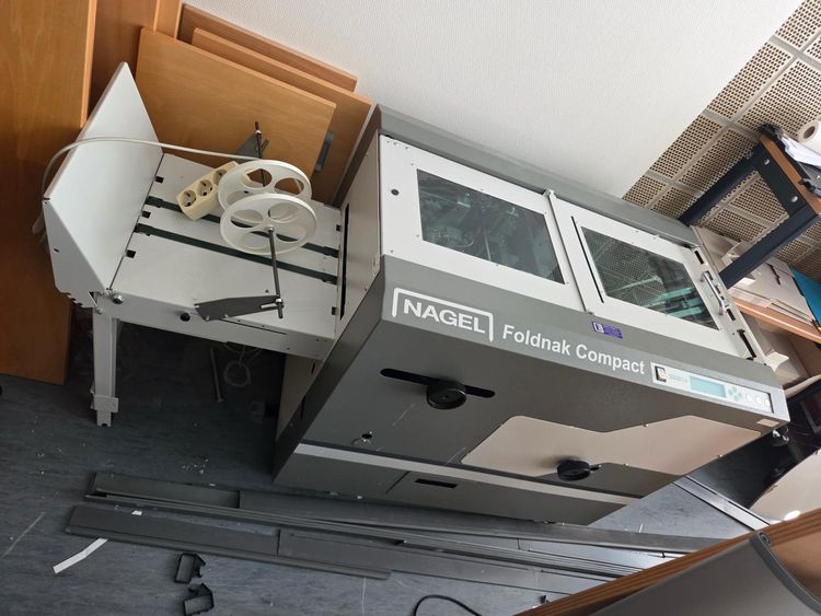Nagel Foldnak