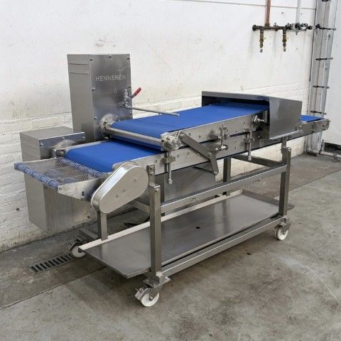 Henneken HP 415 Pletter