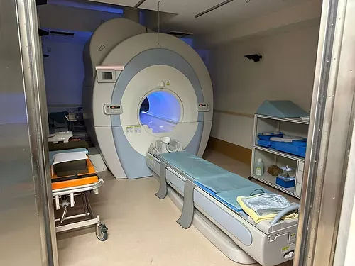 Toshiba Vantage Titan 1.5T MRI