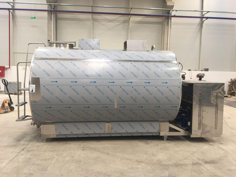 100  Setuay Horizontal Milk Cooling Tank 1500 – 2000 – 3000 – 4000 – 5000 – 6000 – 8000 – 10000 Designed for professional milk processing facilities and large farms, the Horizontal Milk Cooling Tank offers maximum hygiene and performance in high-capacity production.