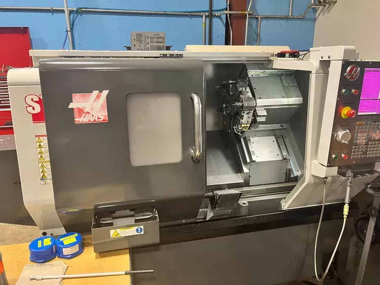 Haas HAAS 6,000 RPM ST-10 Year: 2 Axis