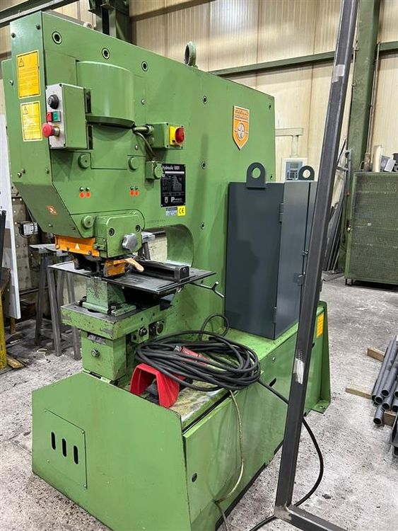 Peddinghaus Hydraulic 1001 working pressure:    250 bar