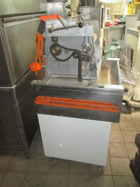 Universum Croissant winder