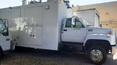 GMC, Wolf COACH PRODUCTION TRUCK