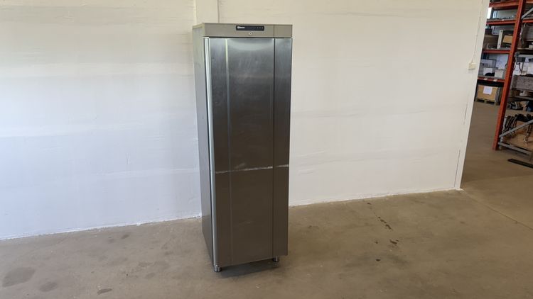 Gram F 410, Freezer