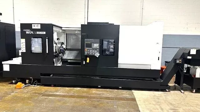 Hyundai Fanuc 32iB Series Color CNC 10.8 RPM WIA L500LMA 3 Axis