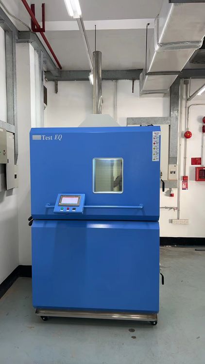 Cold Water Immersion Shock Testing Chamber The cold water immersion shock test chamber standard is used to evaluate the performance and reliability of products when they suddenly come into contact with a cold water environment after being exposed to high temperatures.