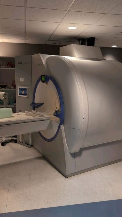Siemens Magnetom Symphony Maestro Class 1.5T
