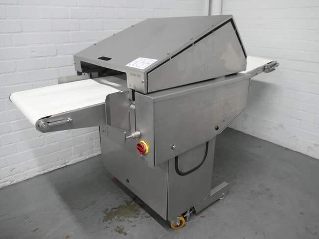 Townsend 9000 derinding machine