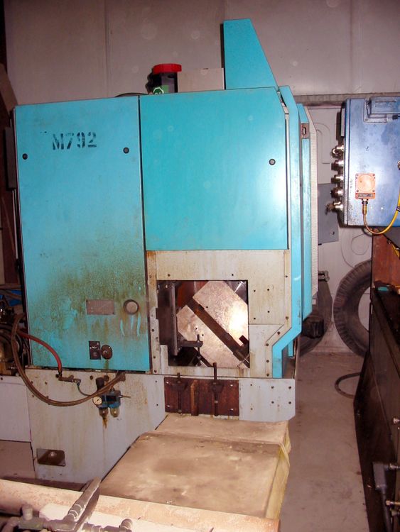 Index V200 Vertical turning lathe