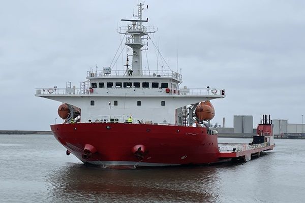 Self Propelled Deck Barge