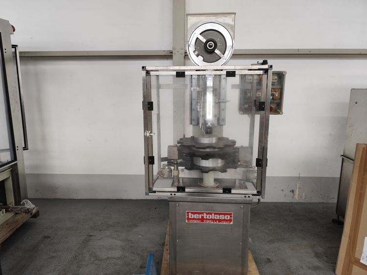 Bertolaso Alfa Crown capper