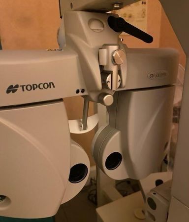 Topcon CV-5000 Pro automatic refractor with console