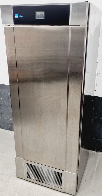Gram SKS 64, Cream Climate Cabinet