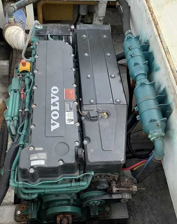 Volvo D12 Diesel Engine