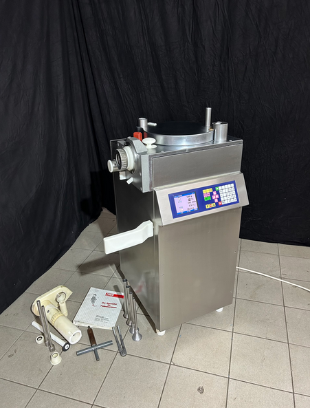 Frey Kompakta 2, Piston Filler