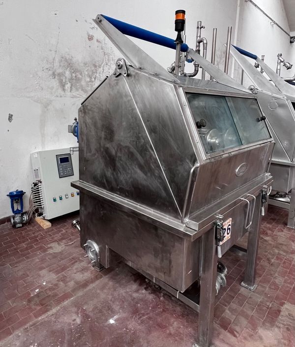 Mezzera Hanks dyeing