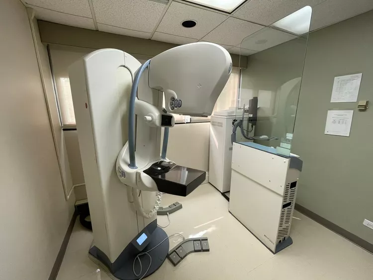 GE Senographe Essential Mammography