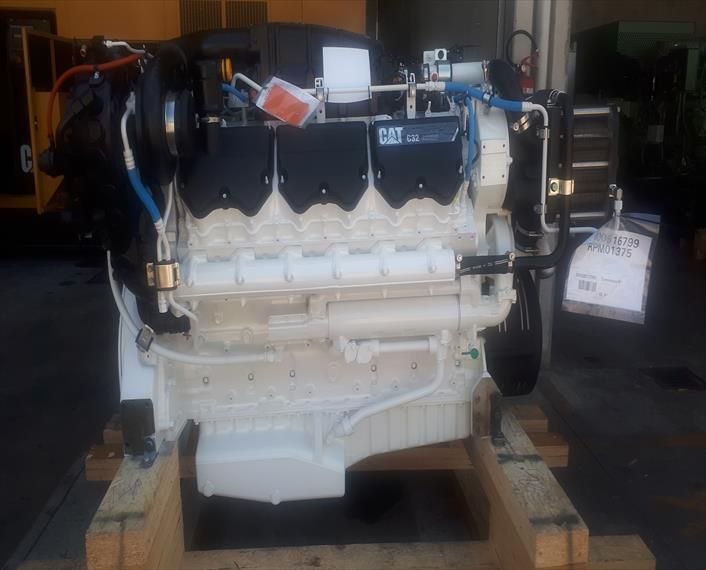 2 Caterpillar C32 1800 HP (1417 kW)