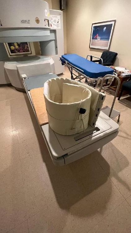 Hitachi Airis 2 Open MRI