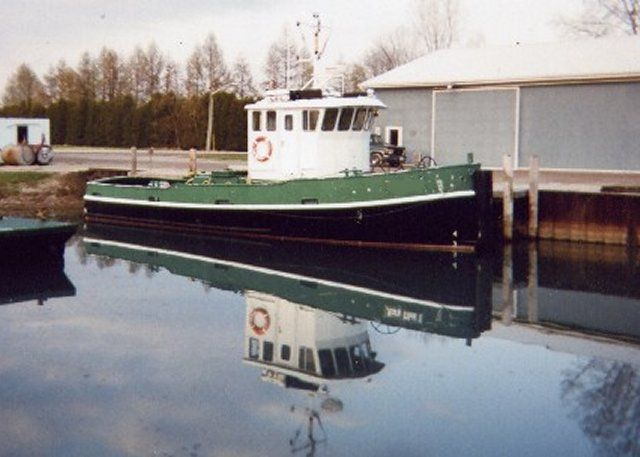 TRUCKABLE STEEL MODEL BOW TUG BOAT Gross tonnage: 18.14 tons