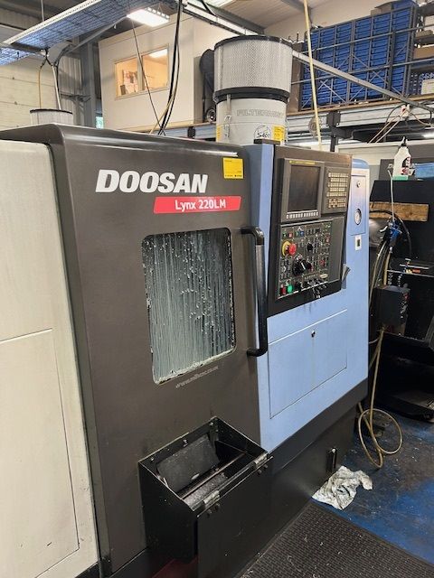 Doosan FANUC OiTC with Manual iGuide 6000rpm Lynx 220LMB 2 Axis