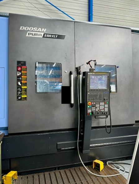 Doosan PUMA 5100 XLYB 5 Axis
