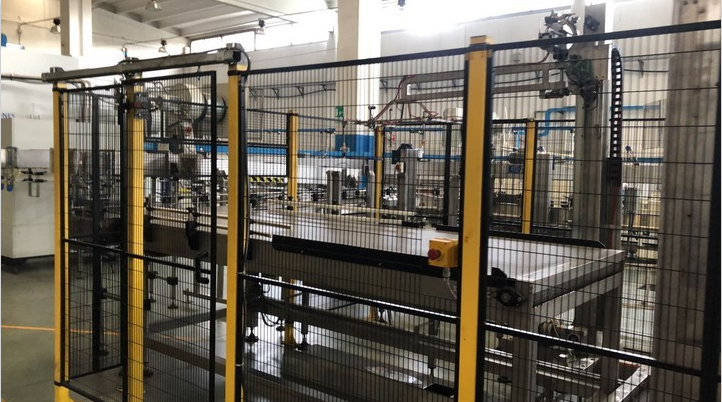 BC SYMPAK 42.50.10 Isobaric, Bottling line