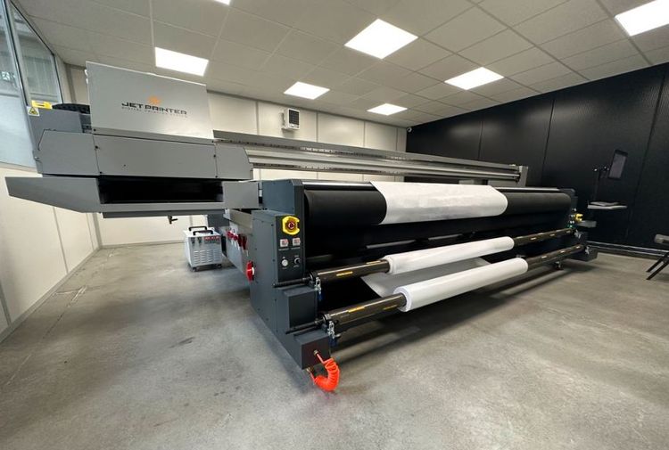 Jet Printer   UV flatbed printer + roll to roll with Ricoh GEN6 head 3200mm