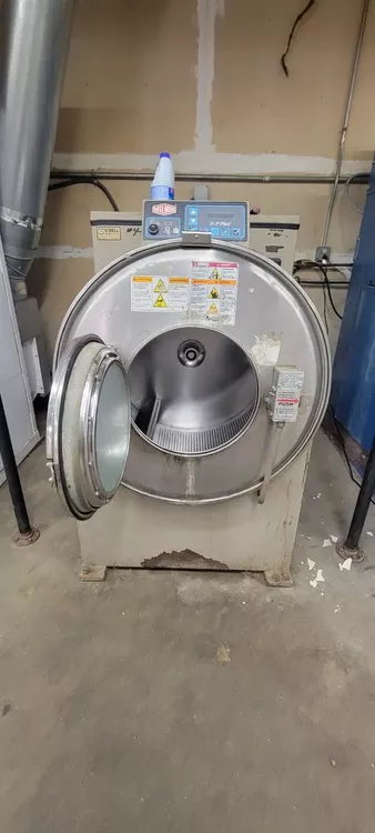 Milnor 30022VRJ 60lb Washer