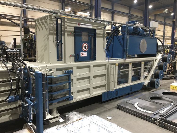 Valvan horizontal bale press