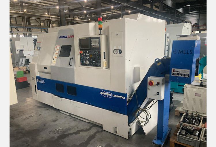 Doosan CN FANUC Series 18i - TB 3500 RPM CNC LATHE DOOSAN PUMA 2500SY 2 Axis