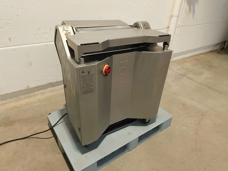 Townsend 7600 Skinning Machine