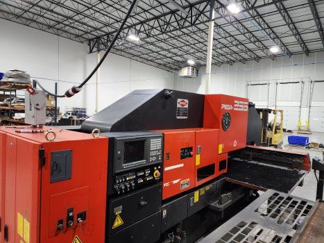 Amada PEGA 255 FANUC 18P, 31 STA.,3 A/I 22 TON