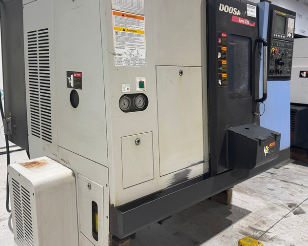Doosan Fanuc I Series CNC control 6,000 RPM  LYNX 220A  2 Axis