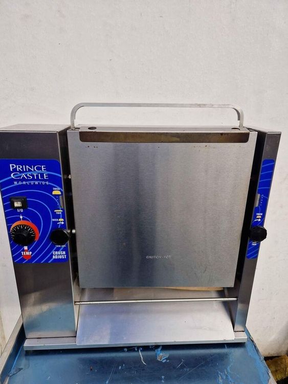 Prince CASTLE 297T9 VERTICAL BUN TOASTER WARMER