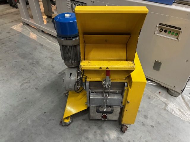 MGM 1.5 KW grinder