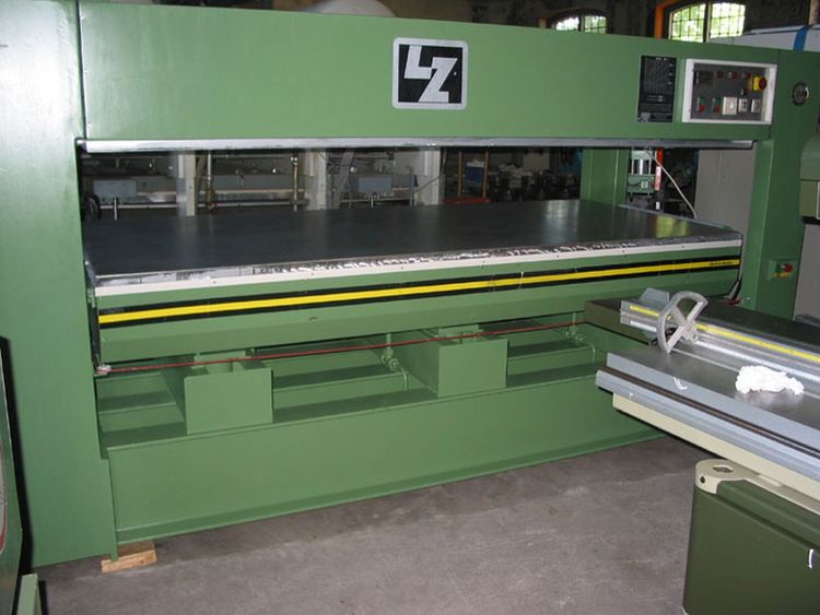 Langzauner LZT 100- SF, Hydraulic press for veneering