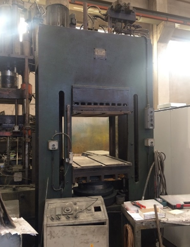 Alfa 700 x 700 mm Vulcanizing press