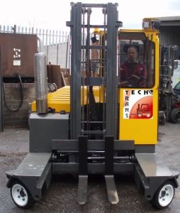 FOUR-TRAILER Forklift, Combilift side loader C3000 3000 kg