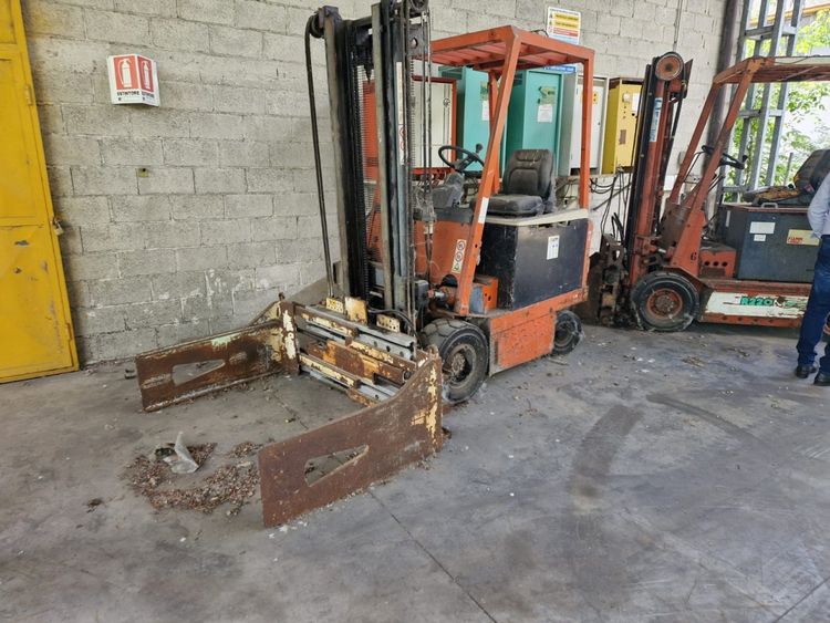 5  Electrical Forklifts ( various types )