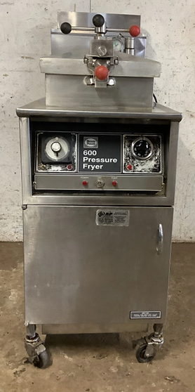Henny Penny 600 Natural Gas Pressure Fryer with Filter System