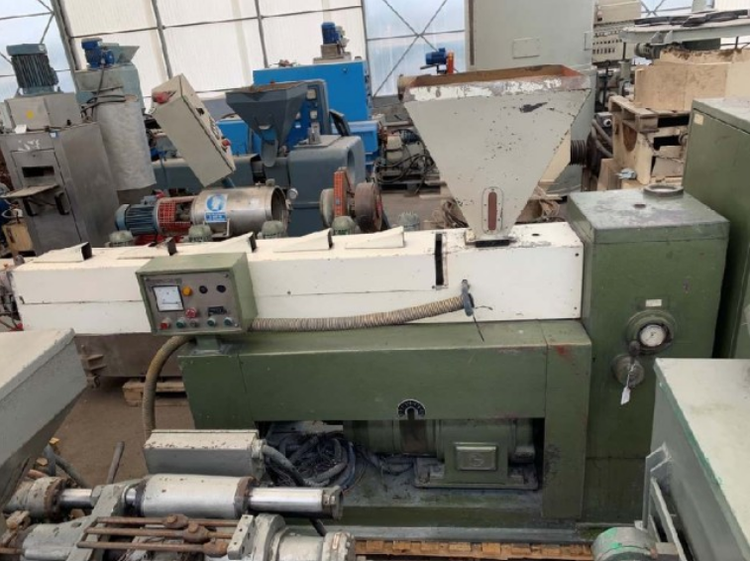 Amut Ø 60 mm, 32 L/D Single-screw extruder