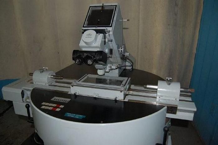 ZEISS (CARL) DESK-TYPE OPTICAL COMPARATOR