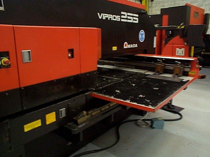 Amada VIPROS 255 20 TON