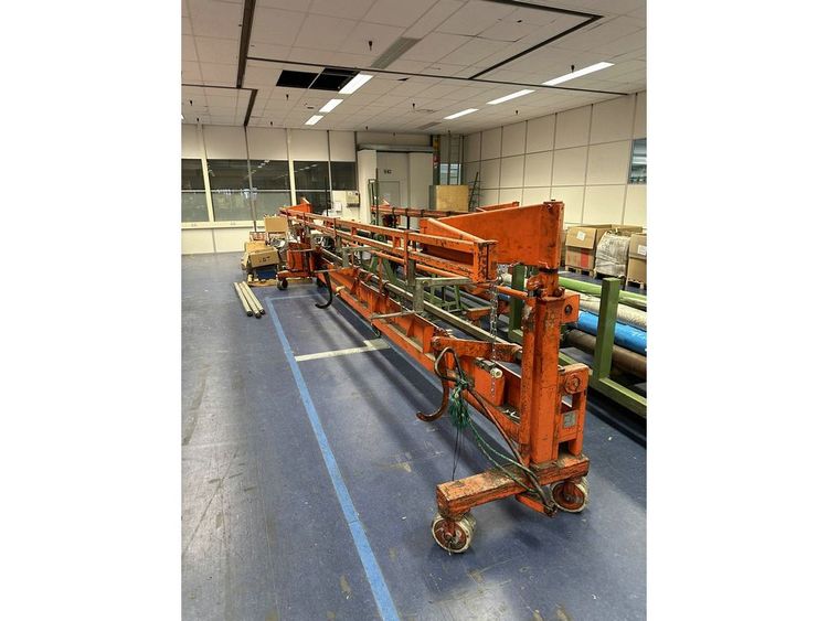 Hubtex KHW-S warp beam truck for max 213” (540 cm)