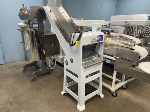 Oliver 797-48 Gravity Feed Bread Slicer