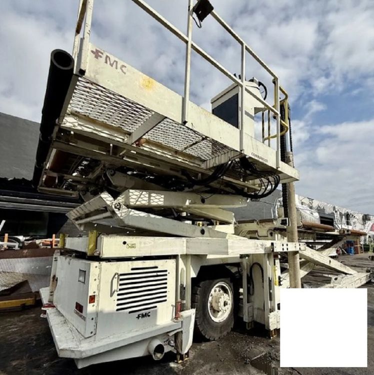 JBT Commander 30 Main Deck Cargo Loader